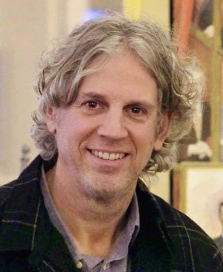 Thomas Darsney Headshot